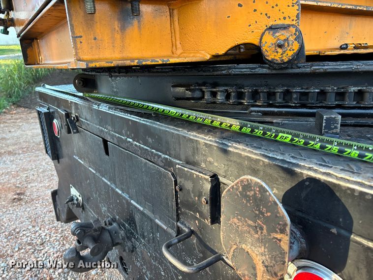 image for item ED2300 1992 Ford F700 pressure digger truck