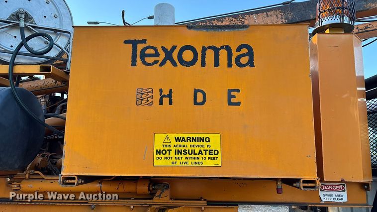 image for item ED2300 1992 Ford F700 pressure digger truck