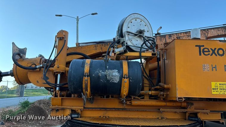 image for item ED2300 1992 Ford F700 pressure digger truck