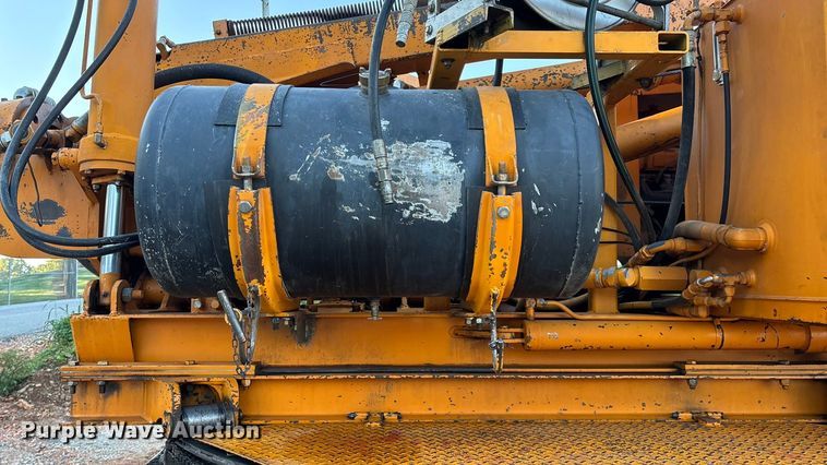 image for item ED2300 1992 Ford F700 pressure digger truck