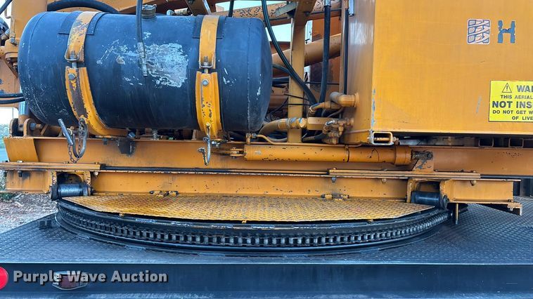 image for item ED2300 1992 Ford F700 pressure digger truck