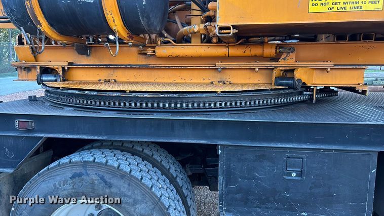 image for item ED2300 1992 Ford F700 pressure digger truck