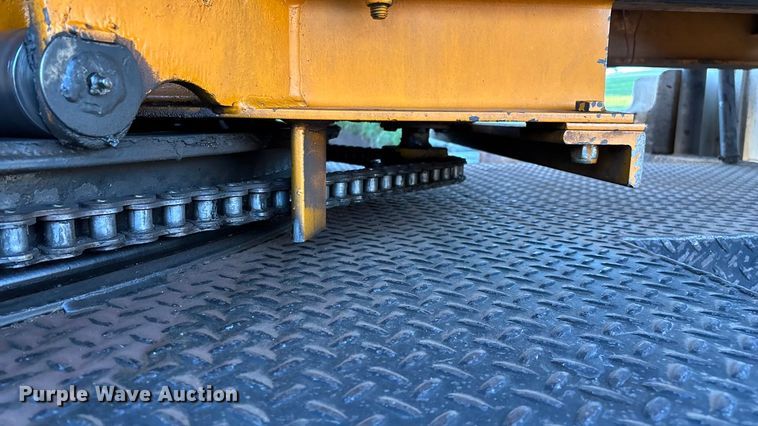 image for item ED2300 1992 Ford F700 pressure digger truck