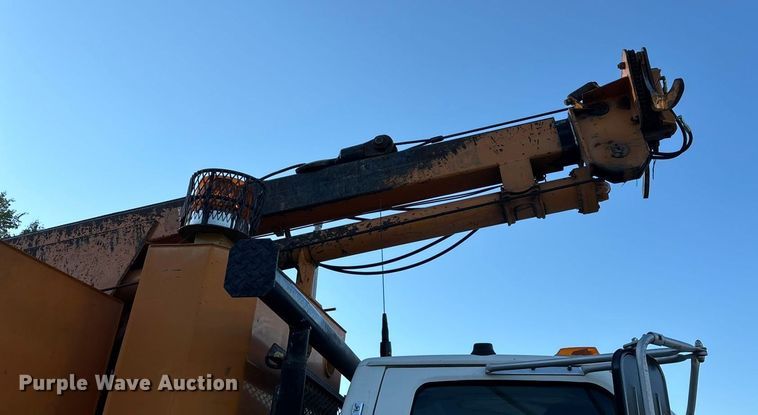 image for item ED2300 1992 Ford F700 pressure digger truck