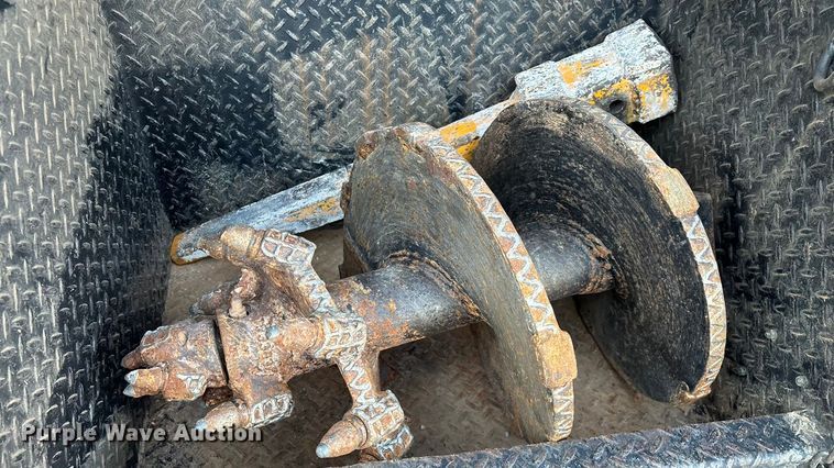 image for item ED2300 1992 Ford F700 pressure digger truck