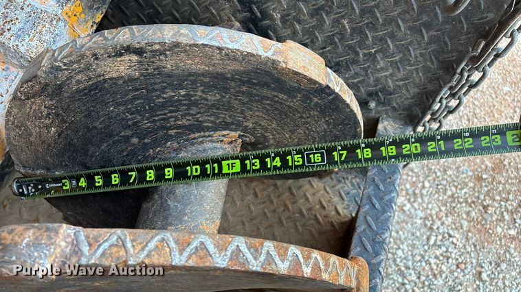 image for item ED2300 1992 Ford F700 pressure digger truck