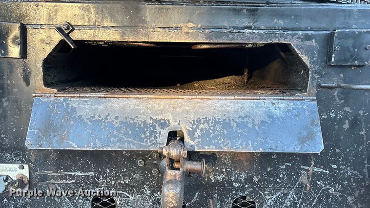 image for item ED2300 1992 Ford F700 pressure digger truck