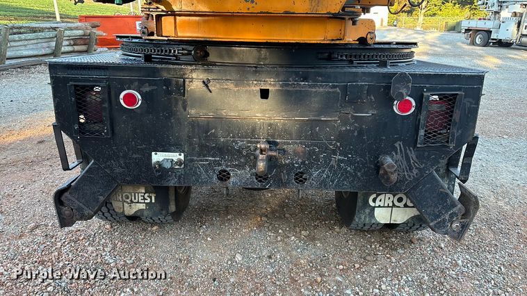 image for item ED2300 1992 Ford F700 pressure digger truck