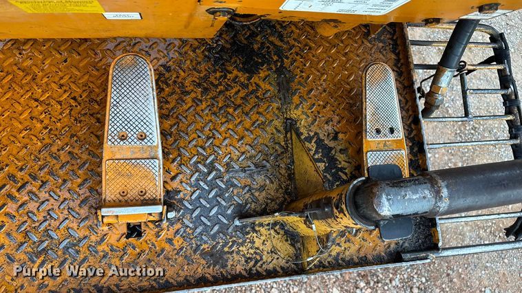 image for item ED2300 1992 Ford F700 pressure digger truck