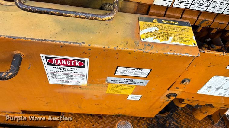 image for item ED2300 1992 Ford F700 pressure digger truck