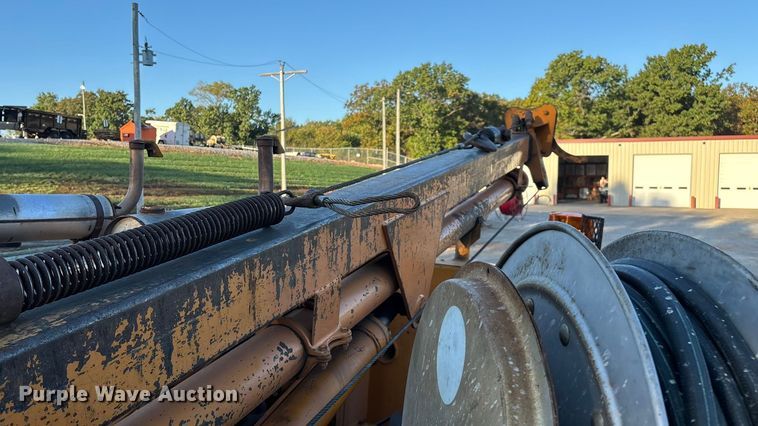 image for item ED2300 1992 Ford F700 pressure digger truck