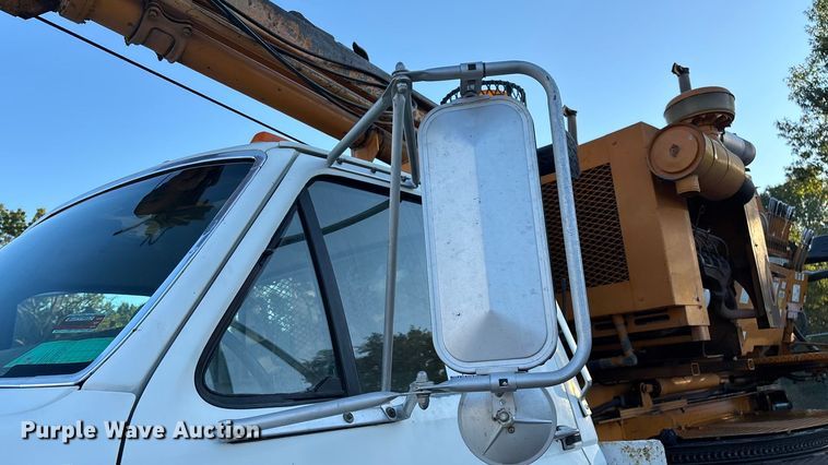 image for item ED2300 1992 Ford F700 pressure digger truck