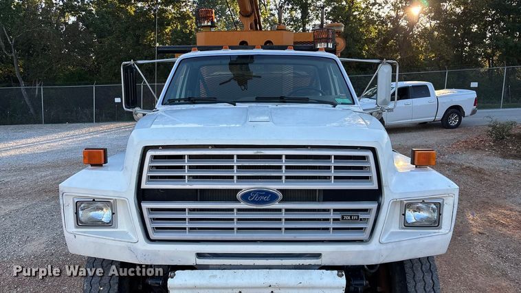 image for item ED2300 1992 Ford F700 pressure digger truck