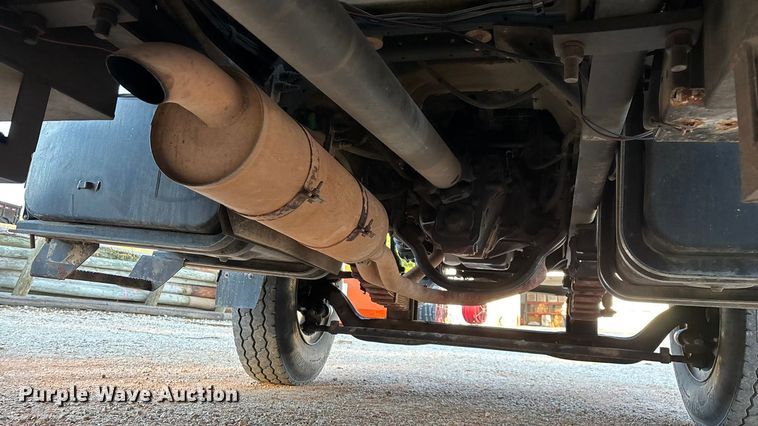 image for item ED2300 1992 Ford F700 pressure digger truck