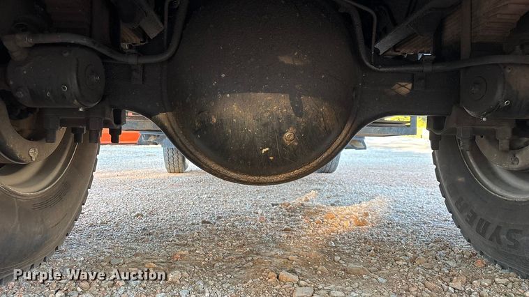 image for item ED2300 1992 Ford F700 pressure digger truck