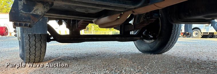 image for item ED2300 1992 Ford F700 pressure digger truck