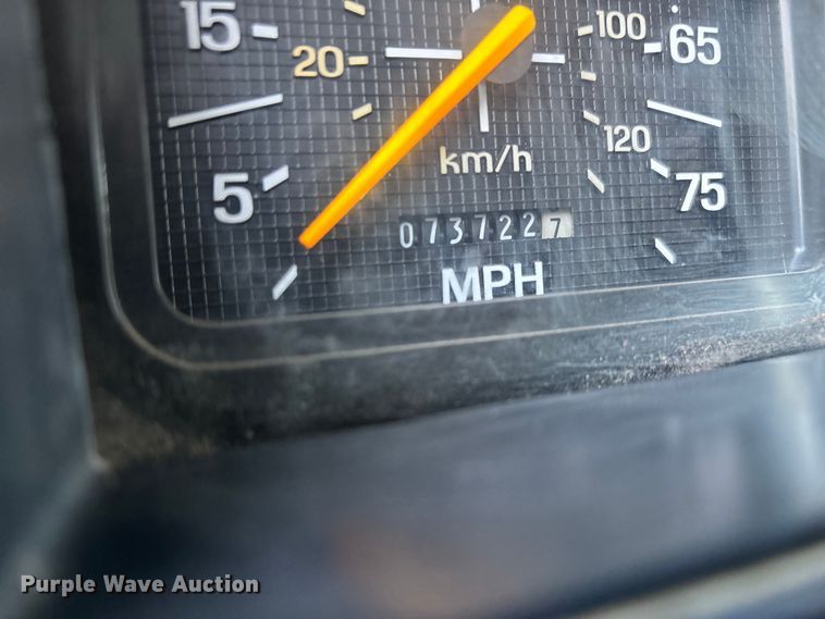 image for item ED2300 1992 Ford F700 pressure digger truck