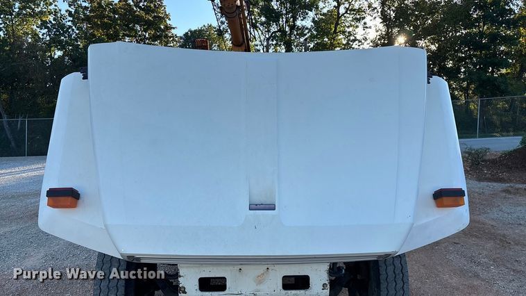 image for item ED2300 1992 Ford F700 pressure digger truck