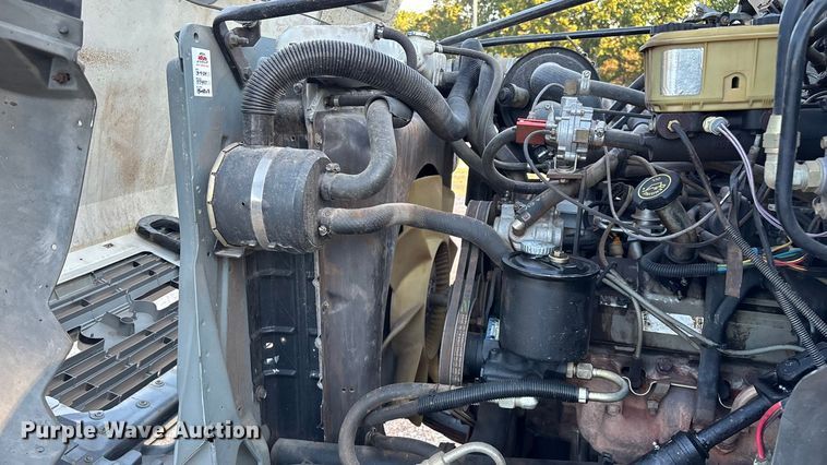 image for item ED2300 1992 Ford F700 pressure digger truck