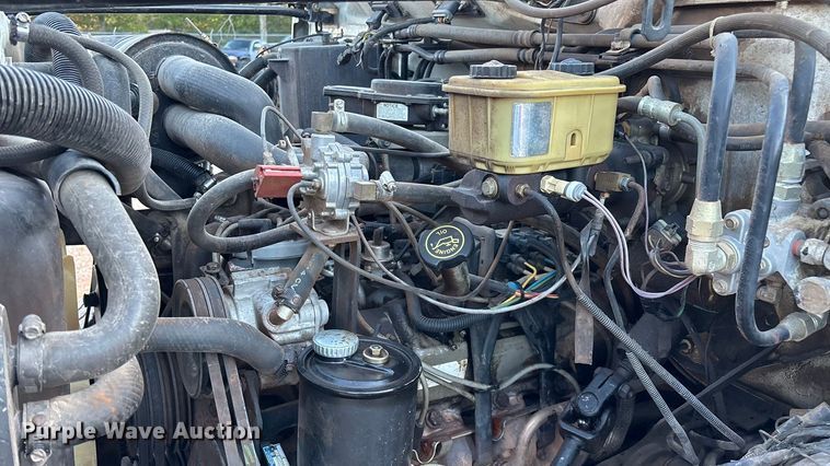 image for item ED2300 1992 Ford F700 pressure digger truck