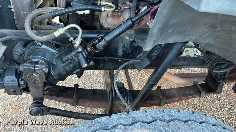 image for item ED2300 1992 Ford F700 pressure digger truck