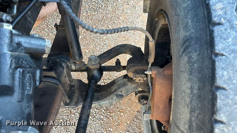 image for item ED2300 1992 Ford F700 pressure digger truck