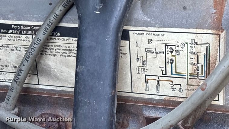 image for item ED2300 1992 Ford F700 pressure digger truck