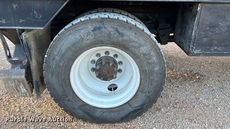 image for item ED2300 1992 Ford F700 pressure digger truck