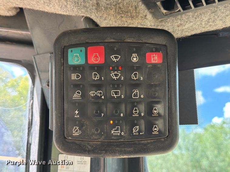 image for item ED5931 2017 John Deere 750K XLT dozer