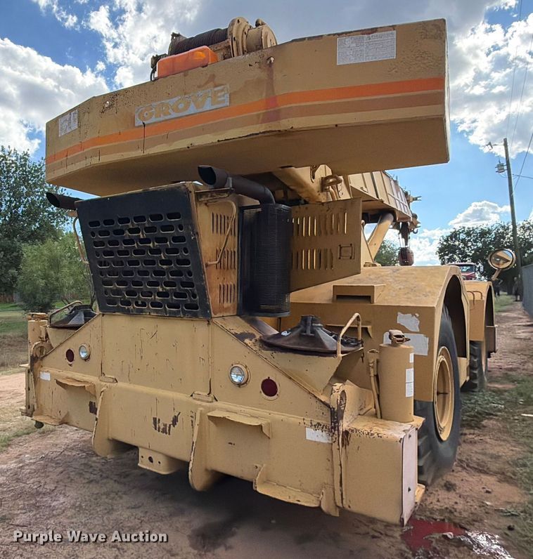 image for item ED5939 1983 Grove RT-740 crane