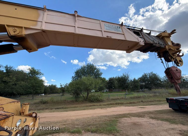 image for item ED5939 1983 Grove RT-740 crane