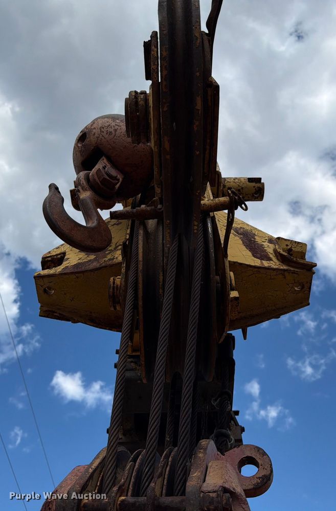 image for item ED5939 1983 Grove RT-740 crane