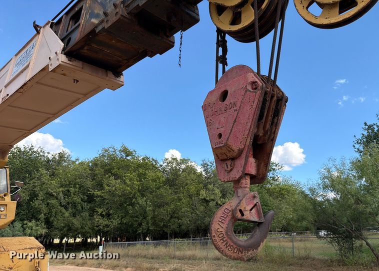 image for item ED5939 1983 Grove RT-740 crane