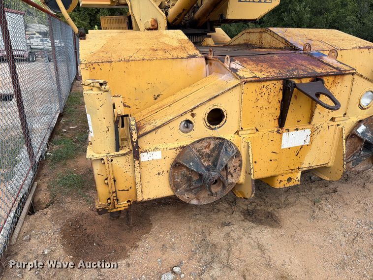 image for item ED5939 1983 Grove RT-740 crane