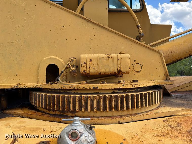 image for item ED5939 1983 Grove RT-740 crane