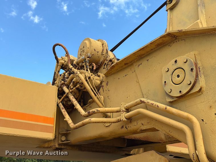 image for item ED5939 1983 Grove RT-740 crane