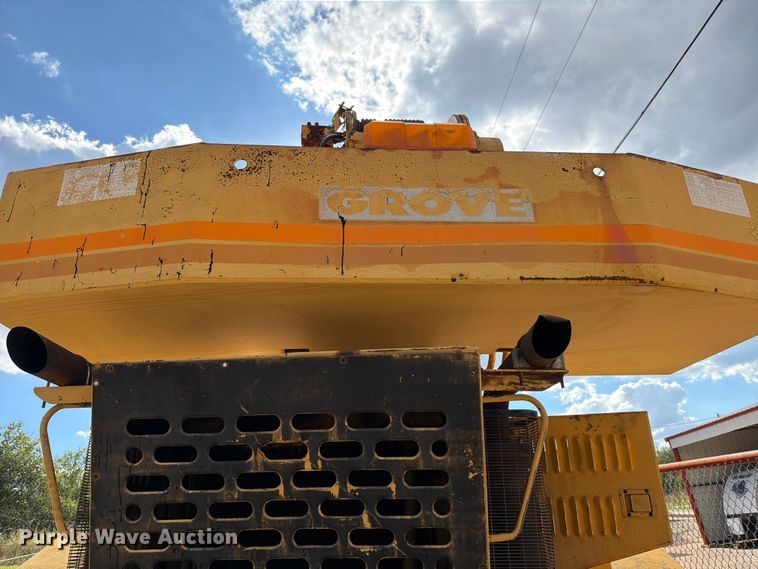 image for item ED5939 1983 Grove RT-740 crane