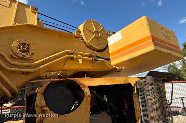 image for item ED5939 1983 Grove RT-740 crane