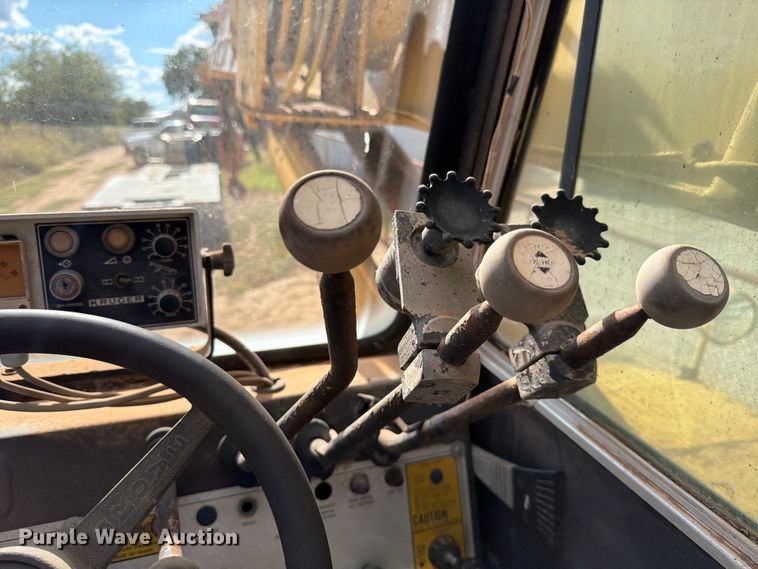 image for item ED5939 1983 Grove RT-740 crane