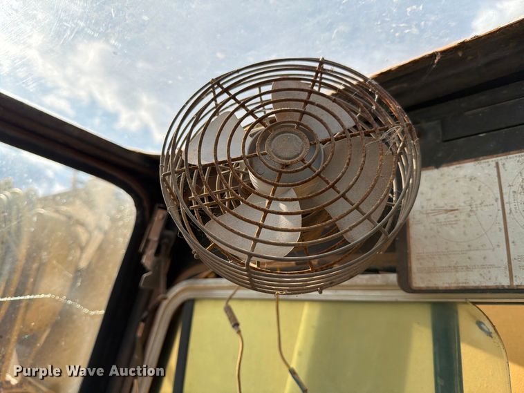 image for item ED5939 1983 Grove RT-740 crane