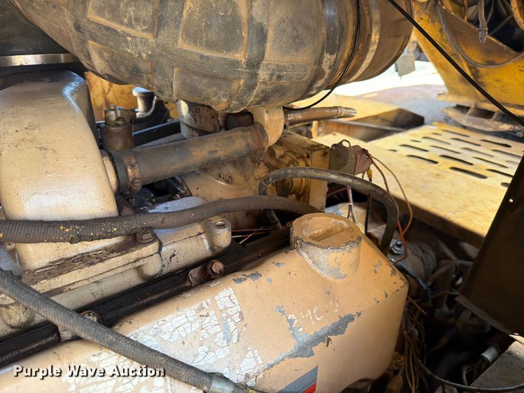 image for item ED5939 1983 Grove RT-740 crane