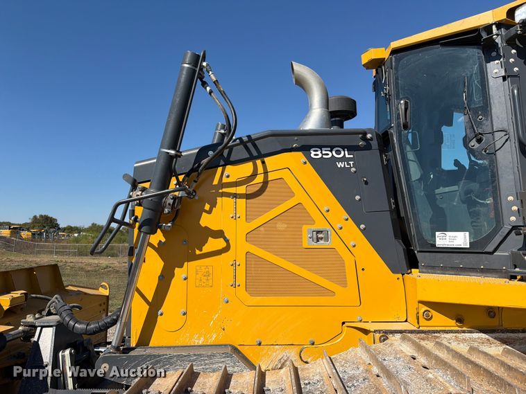 image for item ED5970 2022 John Deere 850L WLT dozer