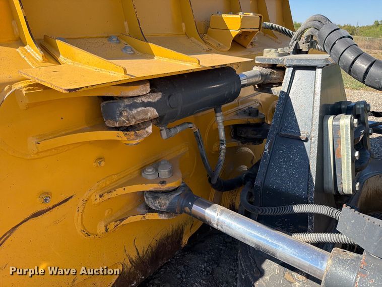 image for item ED5970 2022 John Deere 850L WLT dozer