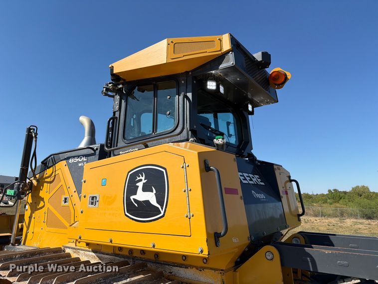 image for item ED5970 2022 John Deere 850L WLT dozer