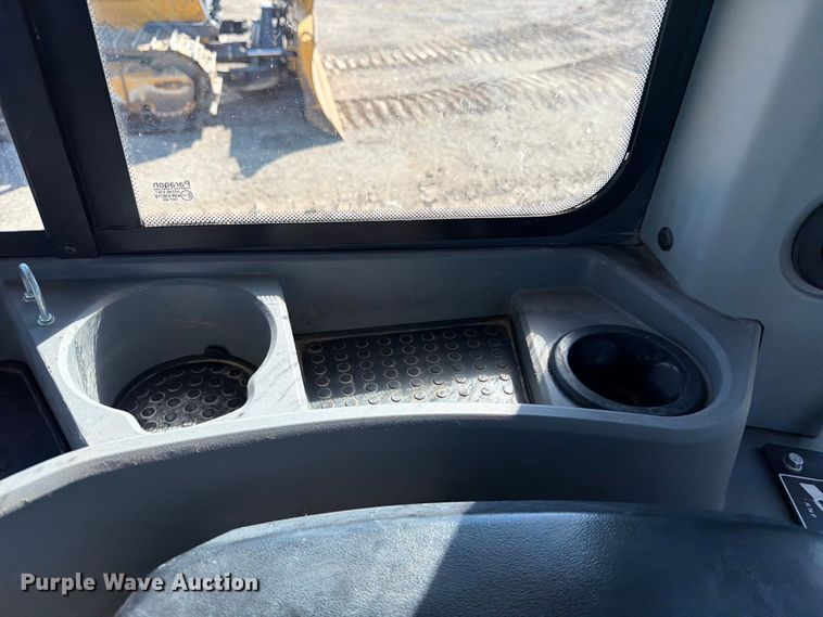 image for item ED5970 2022 John Deere 850L WLT dozer