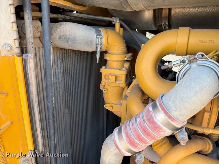 image for item ED5970 2022 John Deere 850L WLT dozer