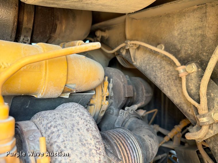 image for item ED5970 2022 John Deere 850L WLT dozer