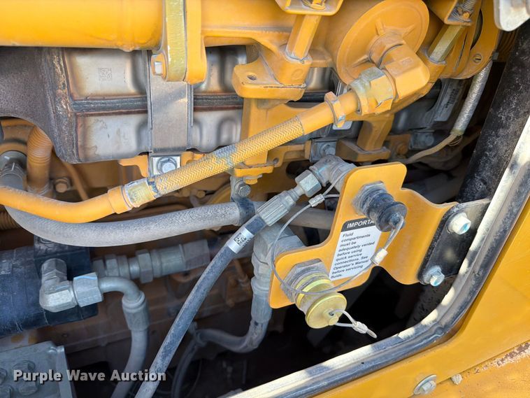 image for item ED5970 2022 John Deere 850L WLT dozer