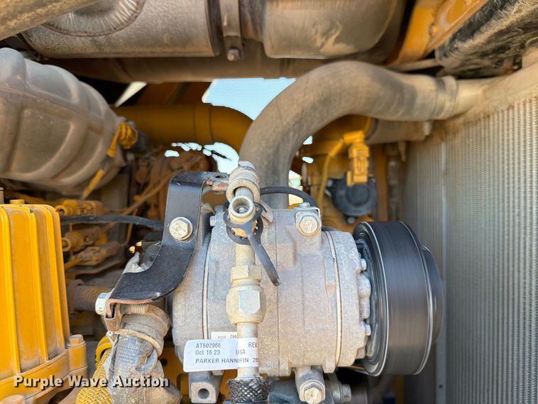 image for item ED5970 2022 John Deere 850L WLT dozer