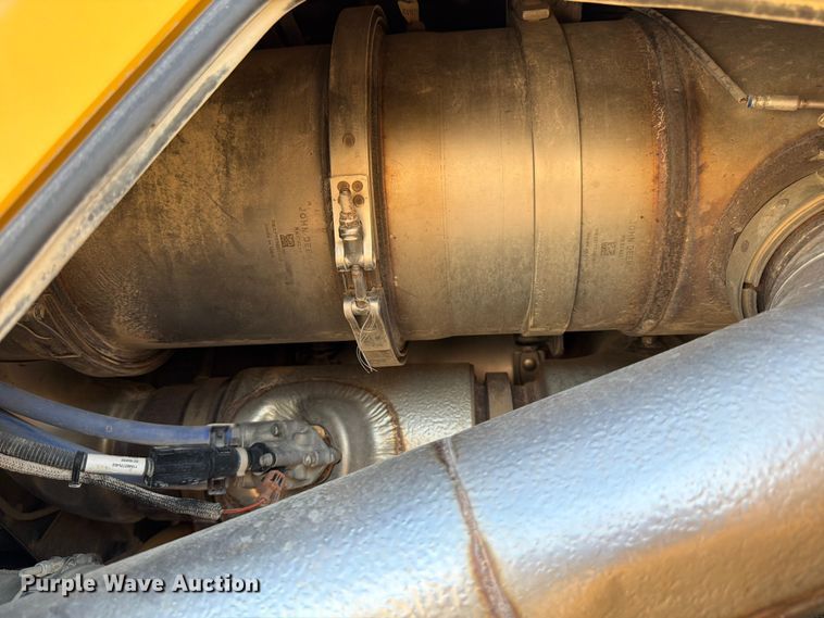 image for item ED5970 2022 John Deere 850L WLT dozer